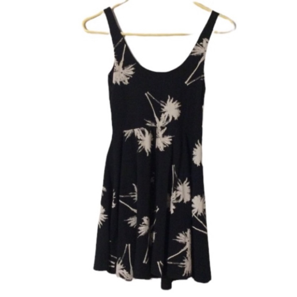 PINK VICTORIA’S SECRET Black And White SLEEVELESS Skater Dress Size SMALL - Picture 2 of 10